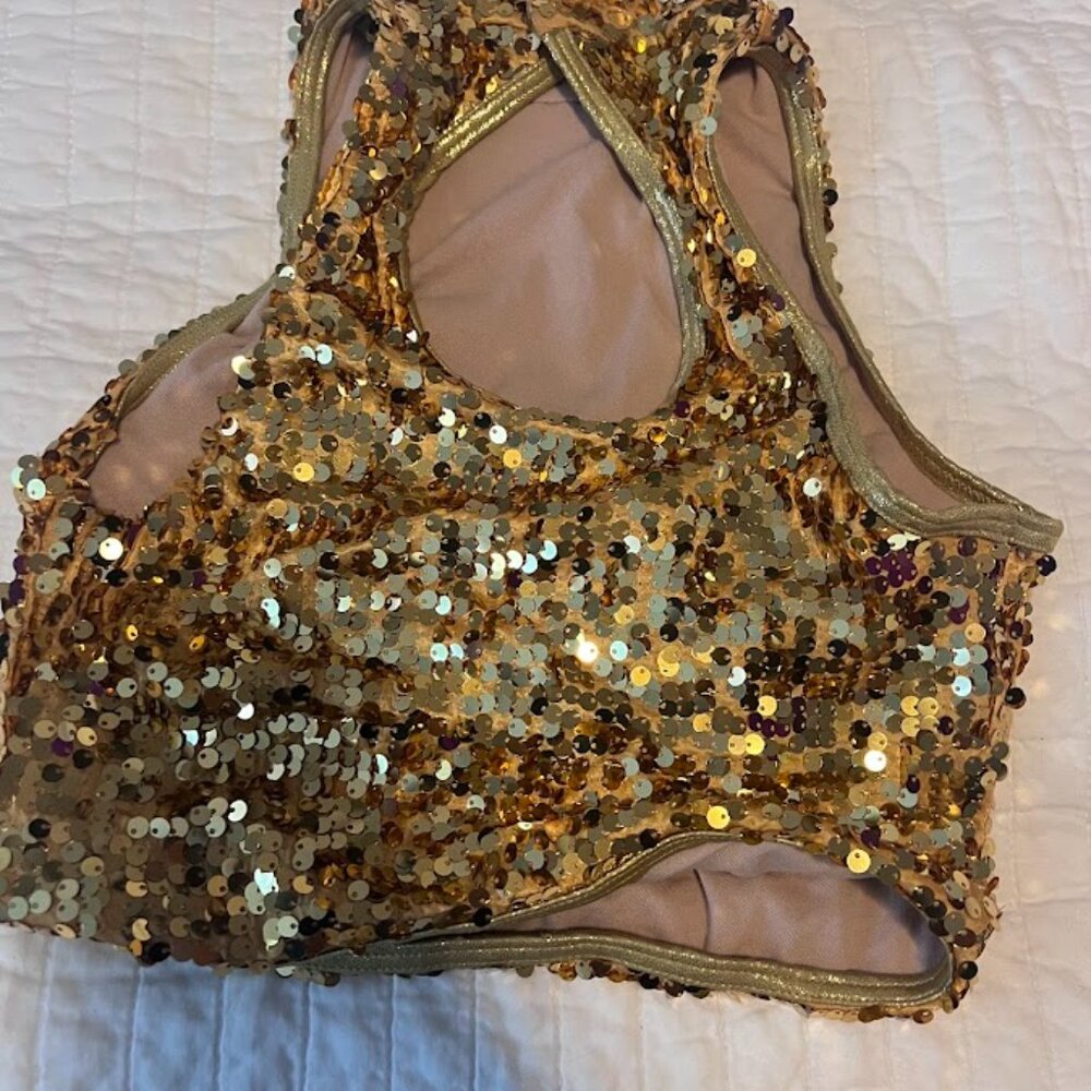 Sparkle set gold sleevels crop top and skort - Picture 4 of 6
